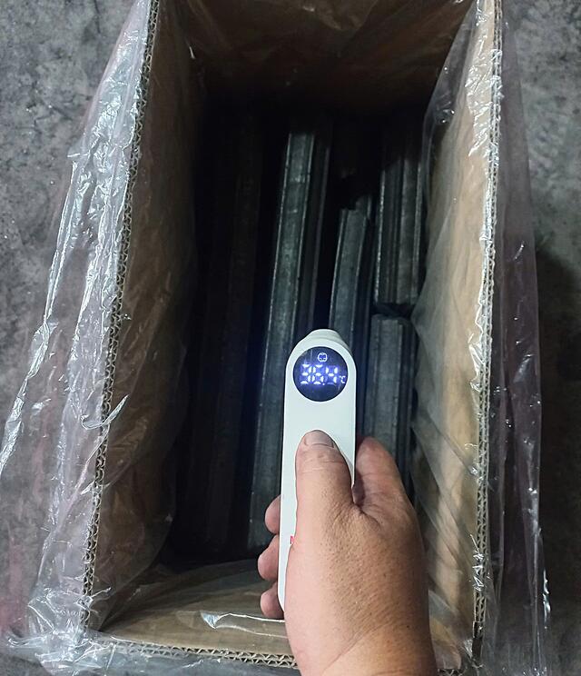 HARD WOOD SAWDUST BRIQUETTE CHARCOAL 